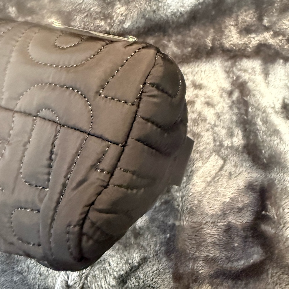Marc Jacobs Black Quilted Cosmetic Bag - Picture 6 of 9